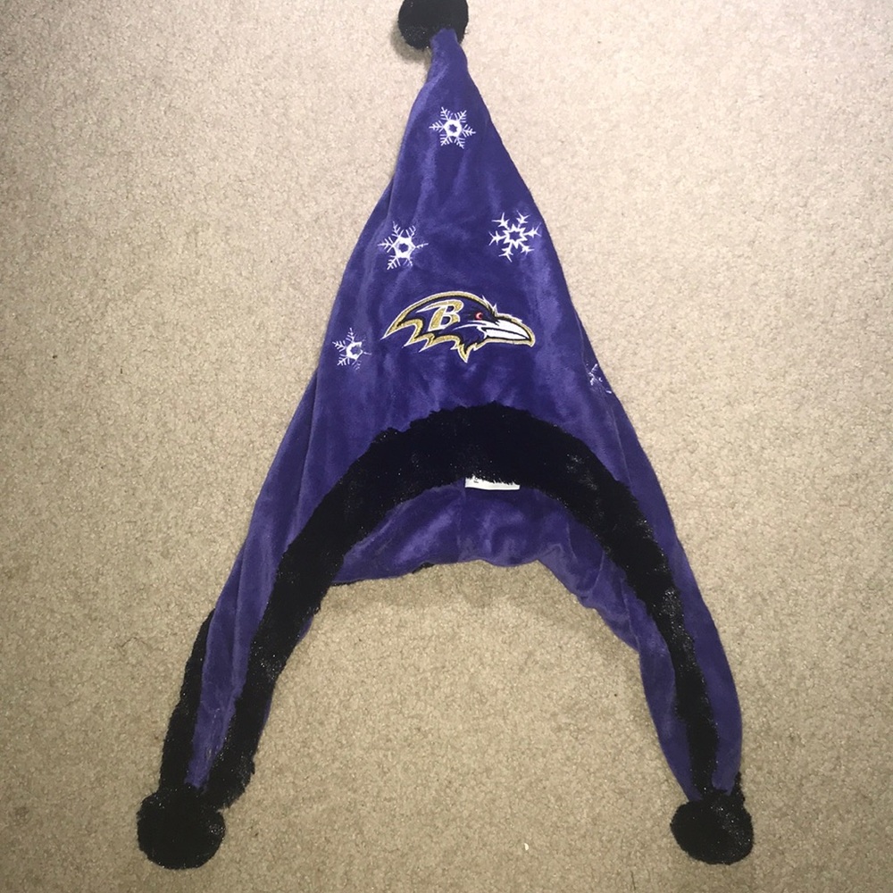 Raven’s winter hat